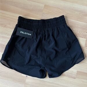 LULULEMON x Peloton Hottie Hot 4” Shorts Black Lined Size 4 NWT